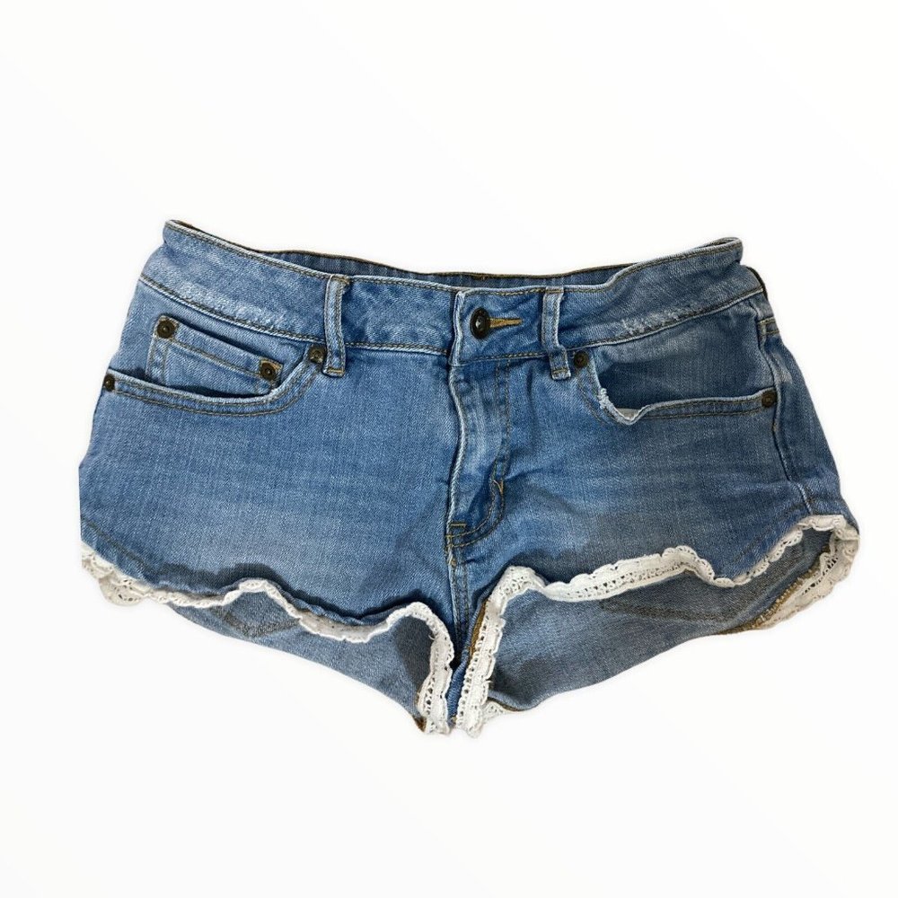 Roxy Booty Shorts Womens Juniors Size 5 Denim Light Wash White Lace Hem Stretch